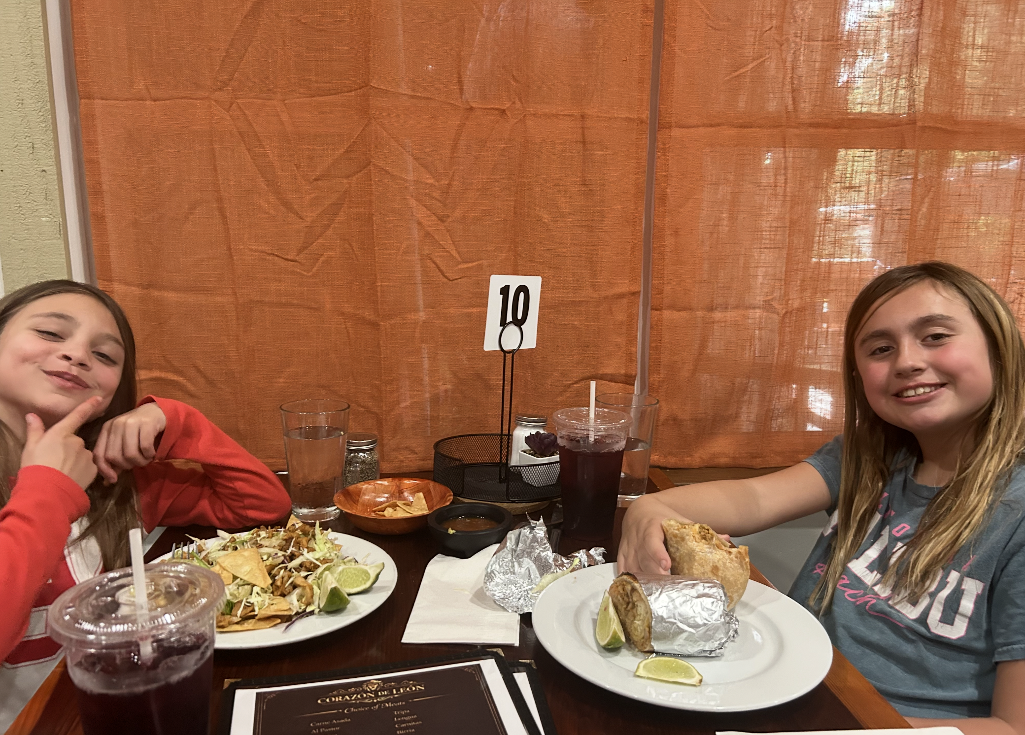 Guests dining at Corazón De León